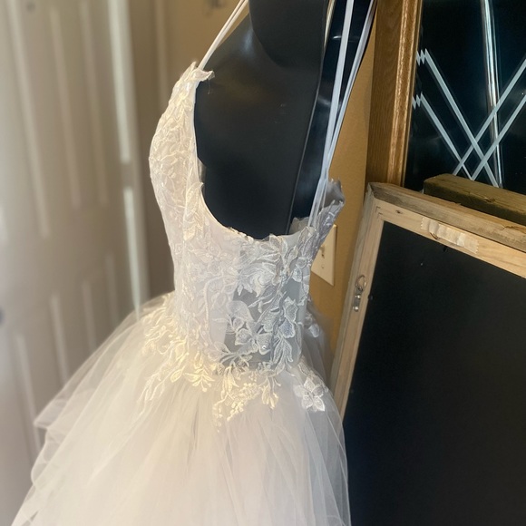 A-line Princess Tulle Lace V-neck Sleeveless Sweep/Brush Train Wedding Dress - Picture 6 of 11